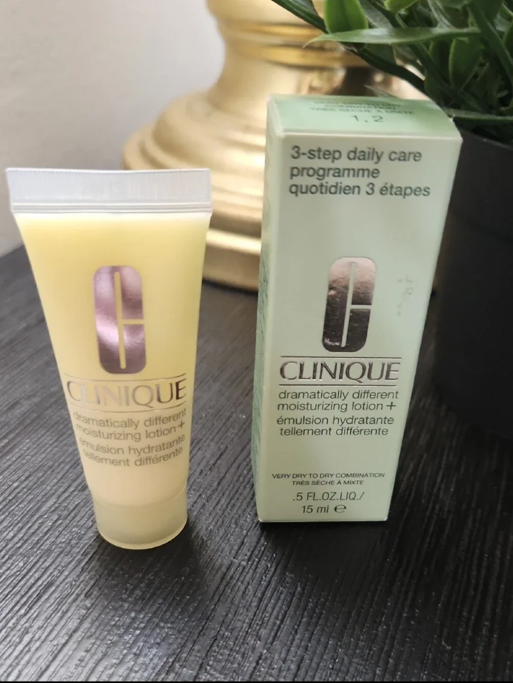 Clinique Dramatically Different Moisturuzing Lotion Travel Size